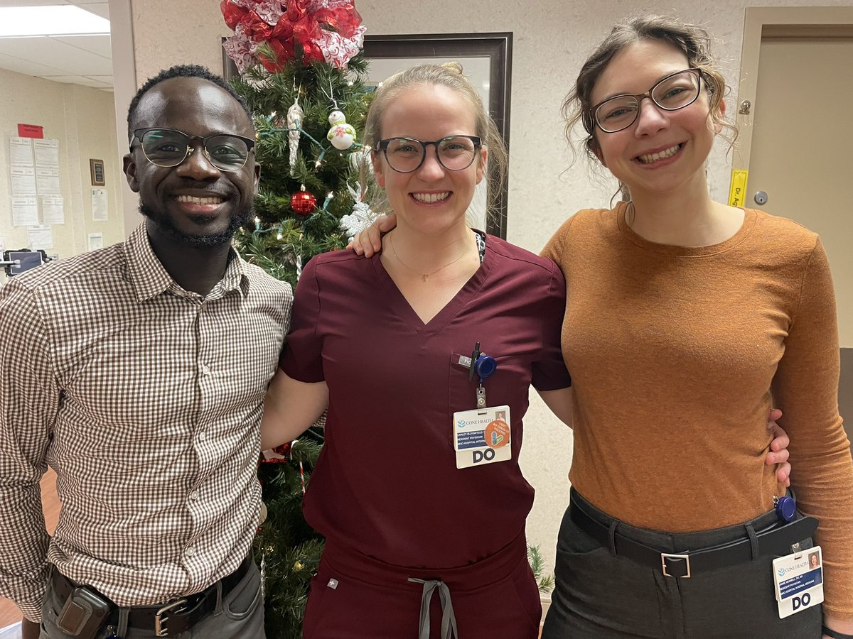 ConeIMResidency's tweet photo. We did it ‼️ Congratulations to our 3rd year residents! This year was a huge success and saw our residents match into Hematology/Oncology 🩸, Pulmonary &amp;Critical Care Medicine 🫁 and Palliative Medicine 💉 #MatchDay https://t.co/FtcVAnwHNX