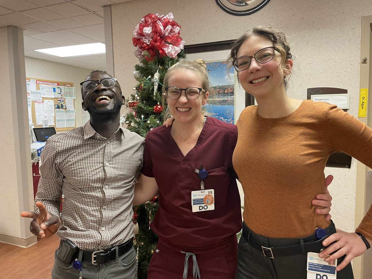 ConeIMResidency's tweet photo. We did it ‼️ Congratulations to our 3rd year residents! This year was a huge success and saw our residents match into Hematology/Oncology 🩸, Pulmonary &amp;Critical Care Medicine 🫁 and Palliative Medicine 💉 #MatchDay https://t.co/FtcVAnwHNX