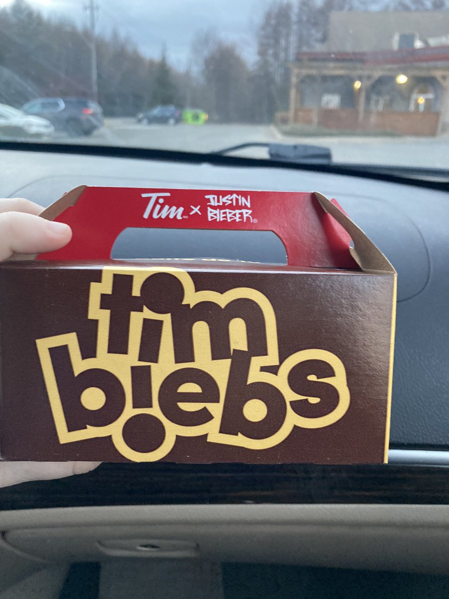 SonarStep's tweet photo. These are pretty good lol wasn’t too sure about them at first #Timbiebs @TimHortons https://t.co/GalWfAlEXl