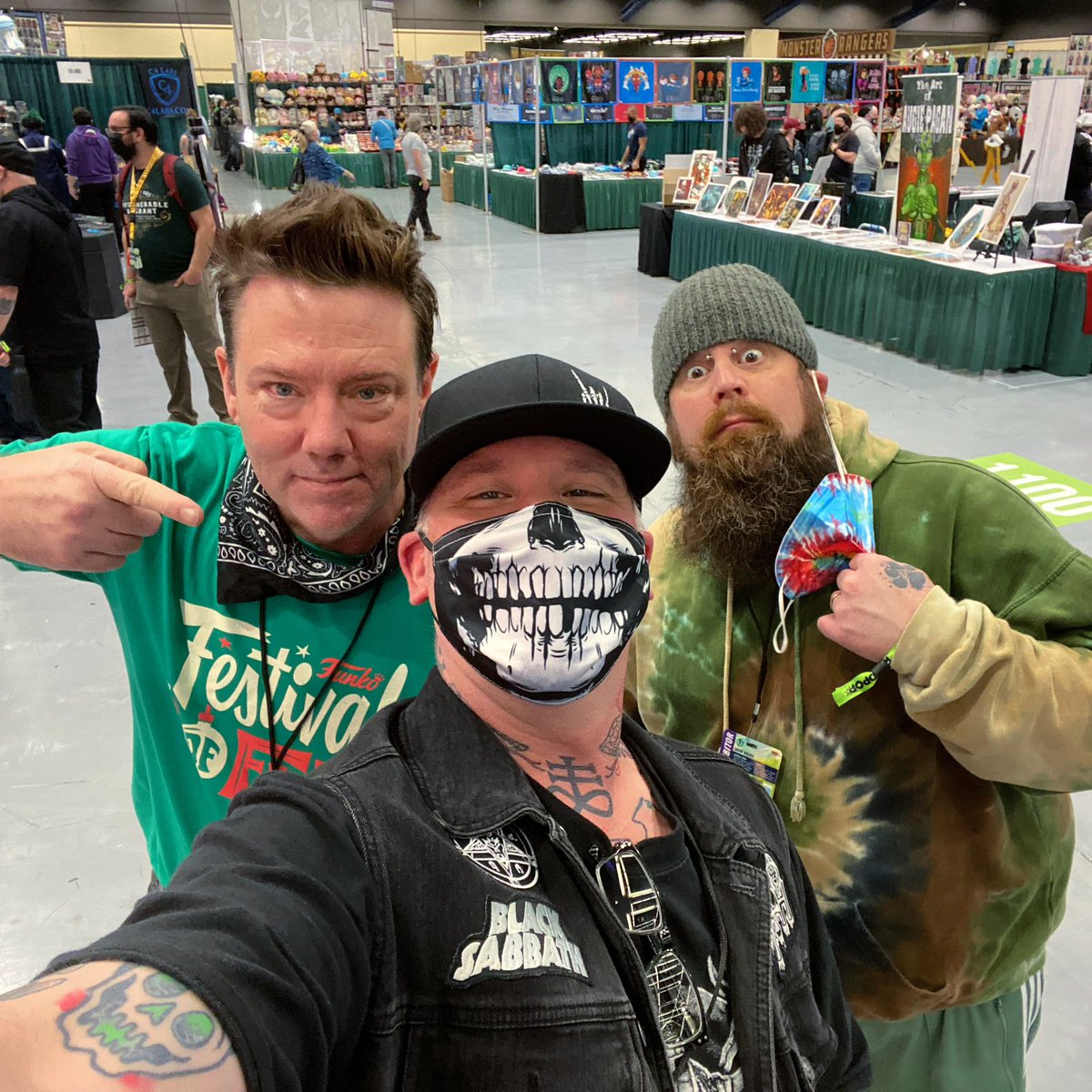 reisobrien's tweet image. Nerds. 

#eccc2021