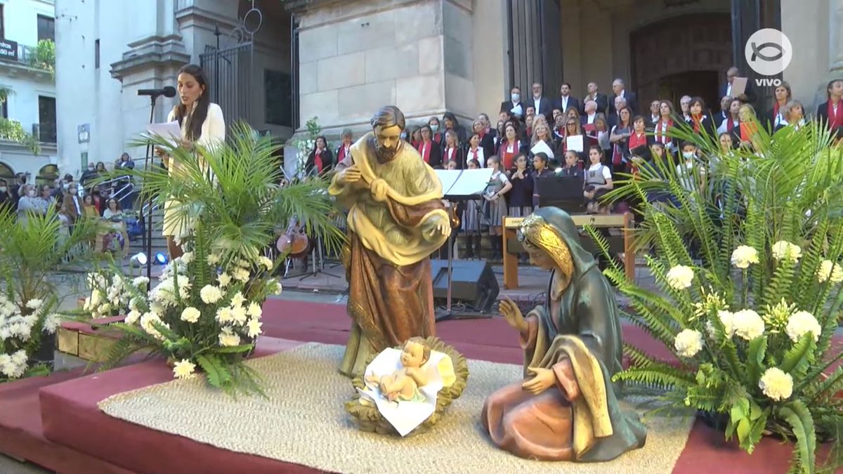 ICM_uy's tweet image. [Ahora] 🔴 En vivo desde el atrio de la Catedral de #Montevideo » Comienza el concierto #NavidadParaLaPaz ofrecido por el coro dirigido por Martin Bergengruen 🙋‍♂️ Disfrutalo desde tu casa en icmtv.uy/vivo 💻 #NavidadConJesús
