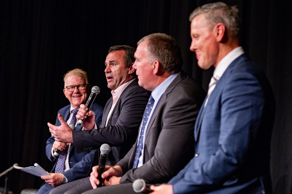 greg_clarkie's tweet photo. Great Rugby yarns .. great @wallabies. Thanks Joe Roff, Owen Finegan, Matt Burke.
#EmergeFoundation https://t.co/Blv2y8xdei