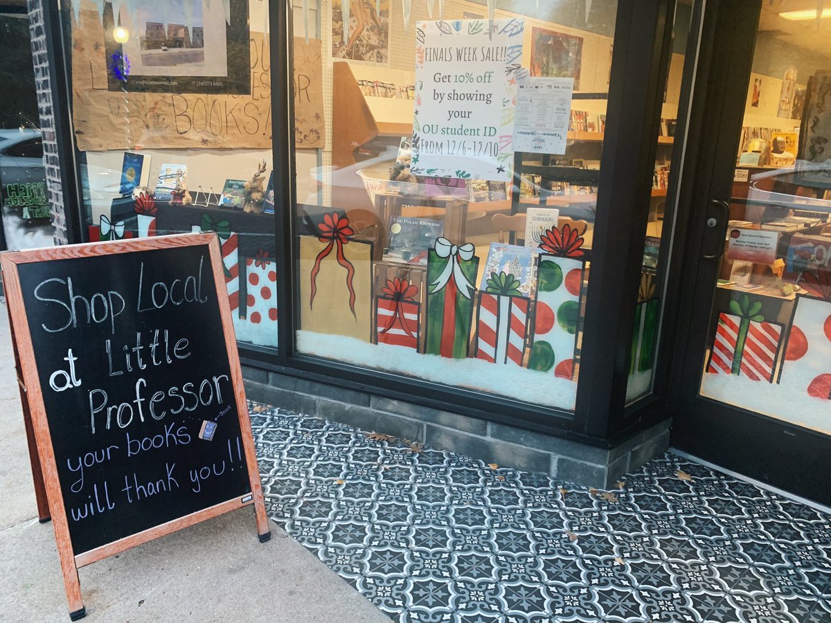 kcdew99's tweet photo. christmas time in uptown @CityofAthensOH >> https://t.co/3HsW439U3E