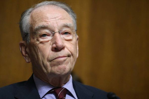GenZPerspectiv's tweet photo. Chuck Grassley just voted against universal background checks. Why? Because Chuck is funded by the NRA. Chuck Grassley just walked over the bodies of 4 dead children for an extra-zero in his bank account. Chuck Grassley is a heartless, reprehensible, disgusting old pile of skin. https://t.co/4PkwW1c5vz