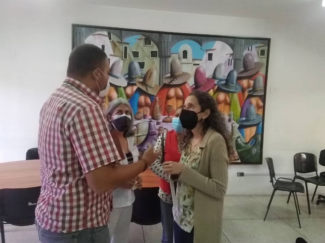 #02Dic || La comisión del @Mpppst_Vmetl y <a href="/MeridaCeet/">CEET MERIDA</a> visitaron el Hotel Escuela para presentar el Sistema Nacional de Formación y Autoformación de la Clase Obrera a la Licda. Gladys Ayala Vicerrectora de la Univ. Nacional del Turismo. <a href="/MinTrabajoVE/">Ministerio del PP para el Proceso Socia de Trabajo</a> #NavidadEsReconcialiación