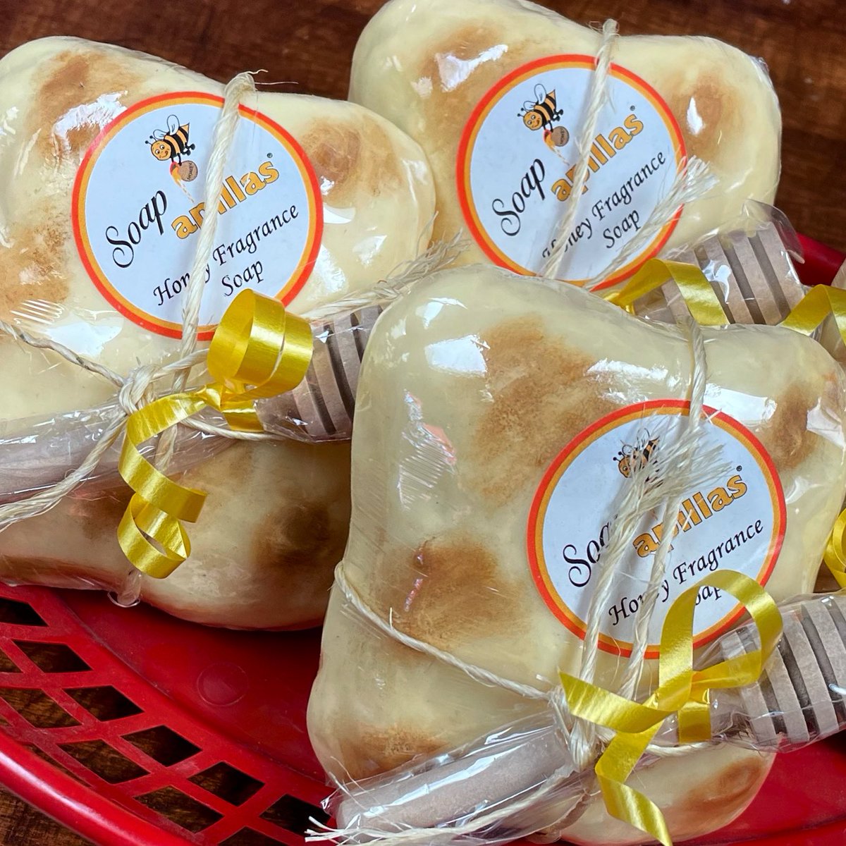 Soapapillas® soap is handmade in #NewMexico, scented like honey, shaped like our favorite pastry and comes with your very own honey dipper! 

Shop online, pick up in-store: Brotique505.com/product/soapap…

#abq #sopapilla #shopabq #shopsmall #familybusiness #smallbusiness