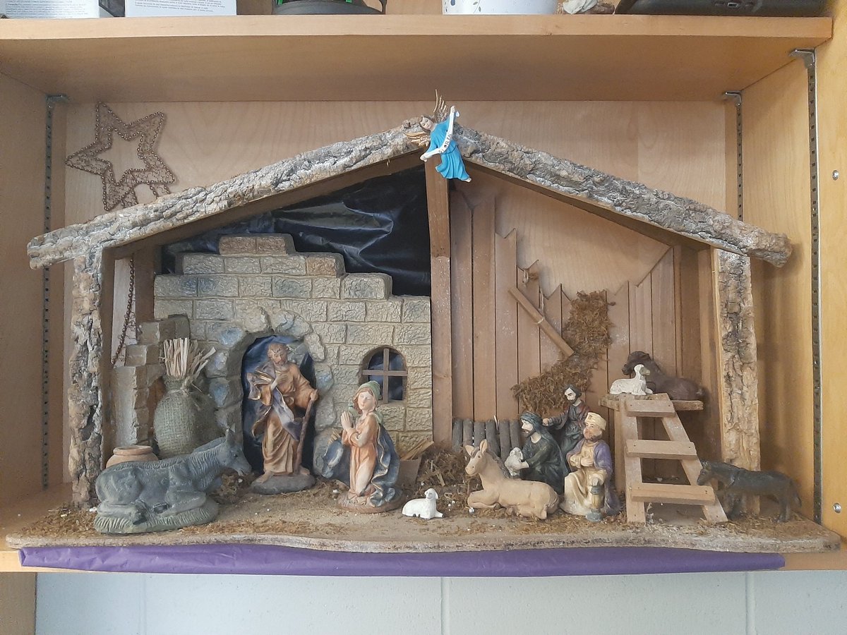 Gr1Flynn's tweet photo. We have added to our prayer shelf a nativity as we prepare at Advent. @WeAreHRM #waiting #advent #hope #firstcandle #Christmas https://t.co/bNLaBgT9z3