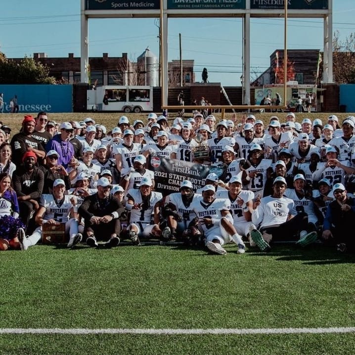 214luv_child's tweet photo. Congratulations @LAmustangFB D2-AA STATE CHAMPIONS
#recruitLipscomb https://t.co/CtRBeNQPVR