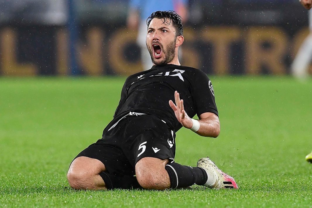 Udinese_1896's tweet photo. No caption needed 💥 #GoodNight ⚪⚫  #LazioUdinese https://t.co/pWzA52DYsd