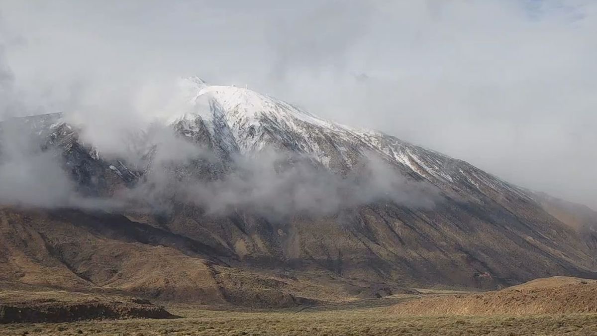 EchaleMojo_'s tweet photo. Representando bien nuestro logo, le damos la bienvenida a diciembre y a todos ustedes con la primera nevada del Teide!🗻

In the most representative way possible of our logo, we welcome December and all of you, with the first snowfall of Teide!🗻

#Echalemojo #Echalenieve #Teide https://t.co/m0NM6eeEIk