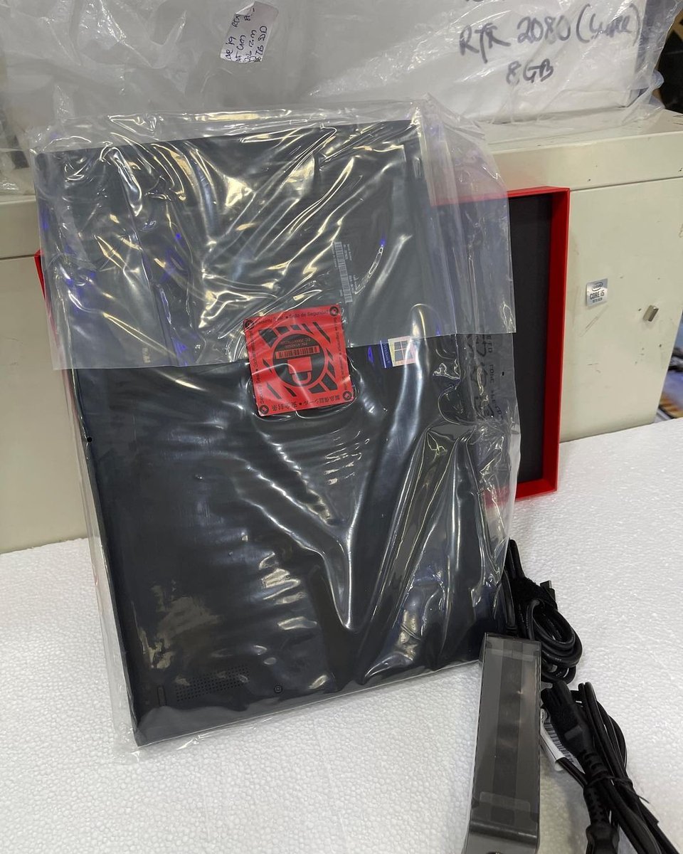 tecmart_ng's tweet photo. 2020 Lenovo thinkpad X1 carbon
Core i5
10th Generation
8gb ram
256gb ssd
14inches FHD/IPS screen
Brand new ( Factory sealed)
Price: N490,000
#Lenovo #contentcreator #programming #achitect #design #cryptocurrency #Lagos #lekki #student https://t.co/mz3MCFbMQH
