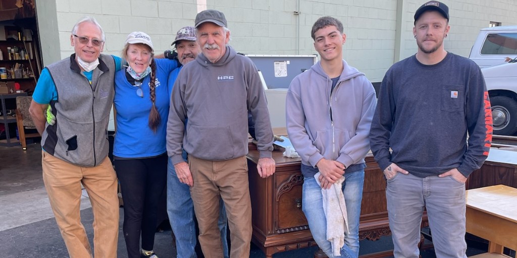 ChicoHousAction's tweet photo. The CHAT maintenance &amp; warehouse crew are ready! Your donations help provide residents with basic furnishings and keeps the houses in top-top shape. Donate to CHAT this week and be part of the @NVCF Week of Giving: https://t.co/IzJkgEUS93. THANK YOU! ❤️️

#WOG21 #NVWeekOfGiving https://t.co/3EolDXHh7Z