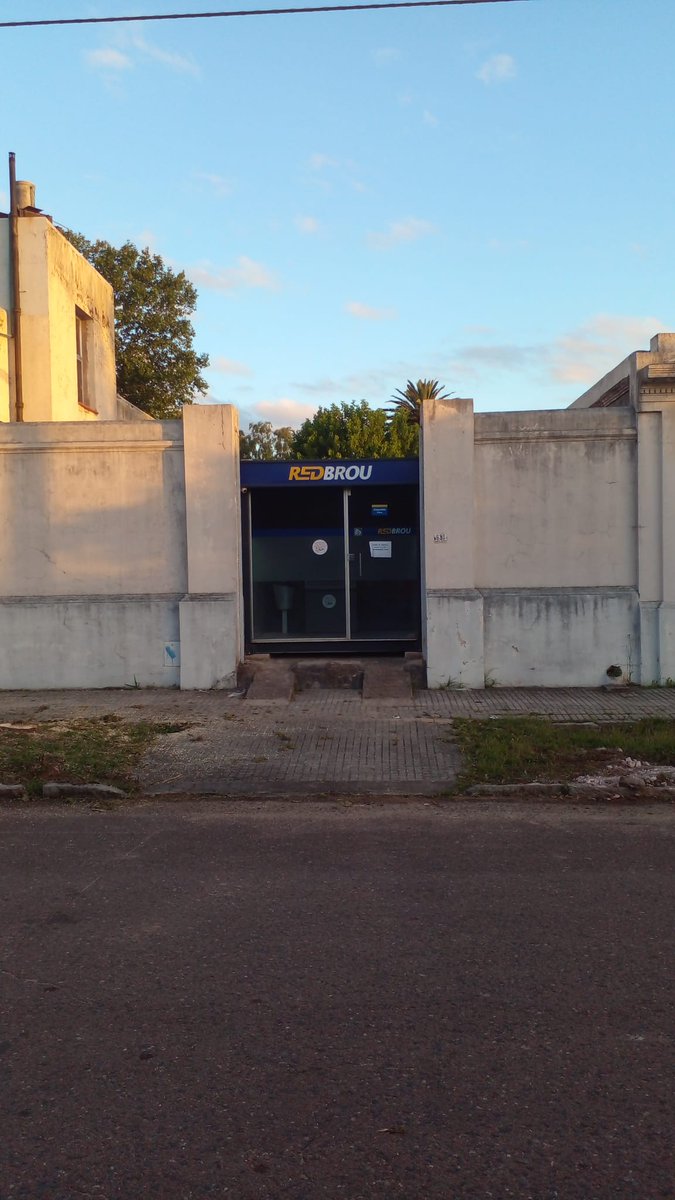elingereduardo's tweet photo. En Aiguá y luego de haber quedado definido en 2018 cuando renunciamos al BROU,se está iniciando obra para incorporación del 2do cajero automático. En su momento fue vandalizado el único y logramos su rápida reposición.  @wistonguerra @GonzaloTabeira @guijarro2009 #interiorexiste https://t.co/n3Rn6SojDb