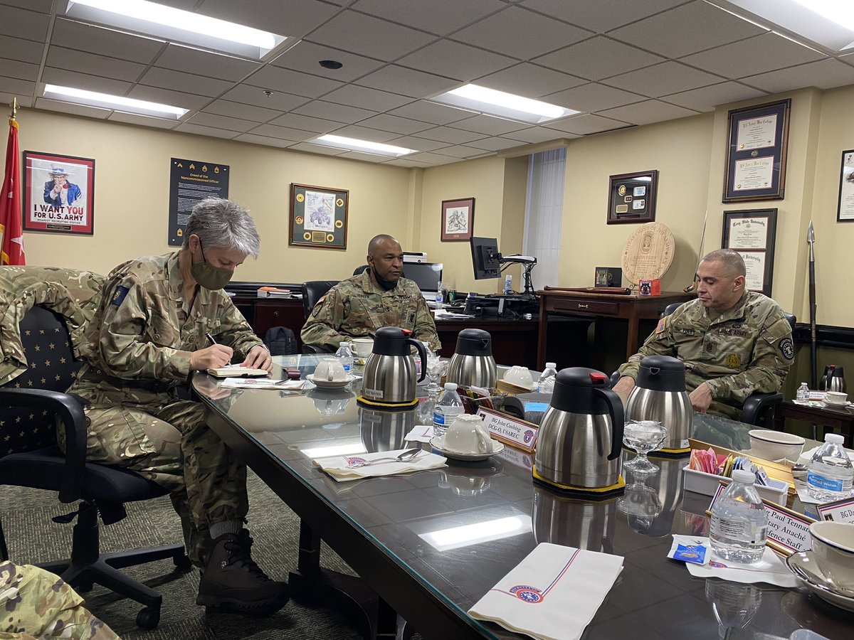BritishArmyUSA's tweet photo. Fantastic visit with Maj Gen Sharon Nesmith to @FortKnoxKY @USAREC_CG and @fortjackson @fortjacksoncg - as always, so much common ground. #sidebyside @BritishArmy @USArmy @usarec @hq_recruiting @HqItg @armycoschinf https://t.co/wBLuuRKpAo