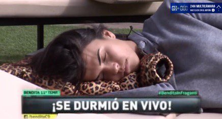 XxWomanonfirexX's tweet photo. #Secret2N Me estoy aburriendo muchísimo con esta gala a ver si expulsan a Cristina ya🙋🏻♀️ https://t.co/7dRVWMWbM7