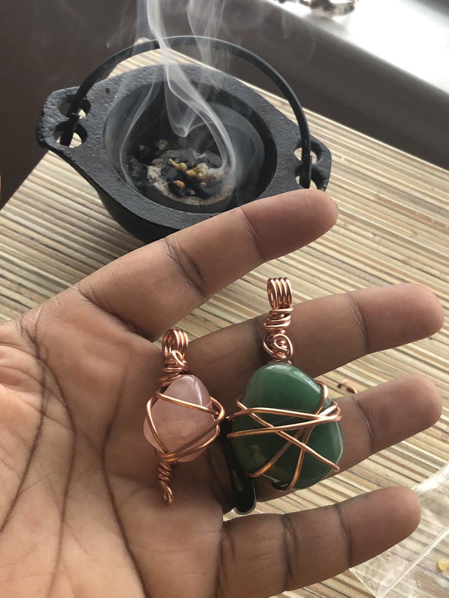 BeauteeDiary's tweet photo. Rose Quartz and Green Aventurine 🧚🏾 https://t.co/3Z4SAZjPhJ