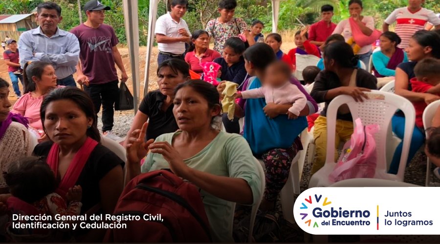 R_MaricelaP's tweet photo. MORONA SANTIAGO| Acercamos los servicios del @RegistroCivilec a los lugares más alejados de la Amazonía ecuatoriana, brigadistas de la institución visitaron la parroquia #Macuma, del cantón #Taisha.
✅ Se inscribió el nacimiento de 90 niños y se entregaron 200 cédulas. https://t.co/7eIJiZyaC2