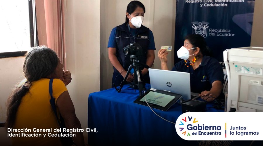 R_MaricelaP's tweet photo. MORONA SANTIAGO| Acercamos los servicios del @RegistroCivilec a los lugares más alejados de la Amazonía ecuatoriana, brigadistas de la institución visitaron la parroquia #Macuma, del cantón #Taisha.
✅ Se inscribió el nacimiento de 90 niños y se entregaron 200 cédulas. https://t.co/7eIJiZyaC2