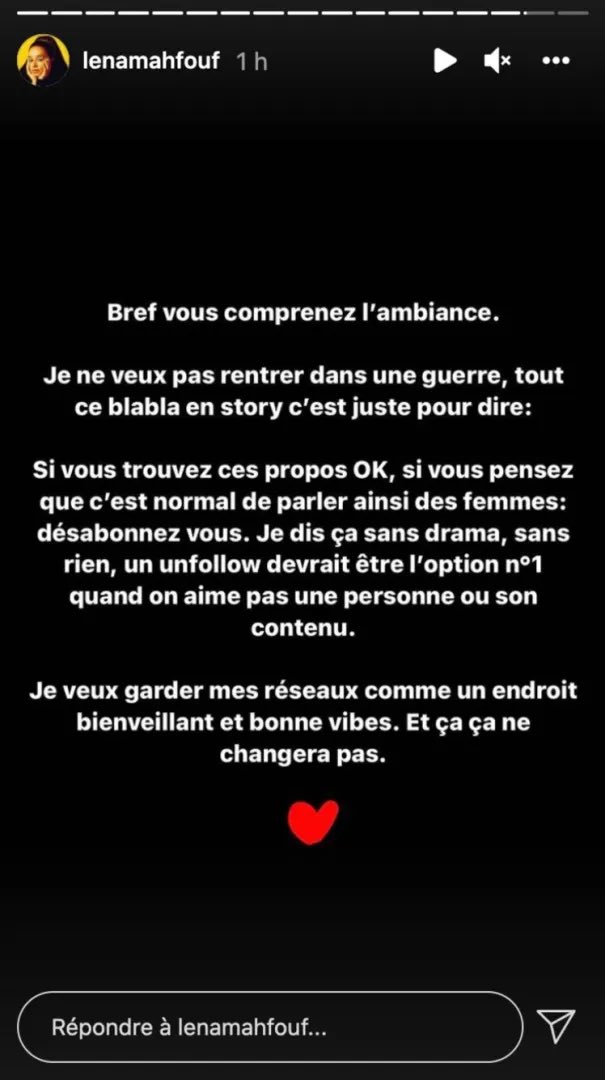 chroniCOM1600's tweet photo. Récemment, l’influenceuse léna situations décide de s’exprimer sur Instagram afin de dénoncer l’acharnement et le cyber harcèlement qu’elle subit à travers les réseaux sociaux. Ce qui est l’une des conséquences de ne pas voir son auditoire. #COM1600S11C https://t.co/QtvNWllqVj