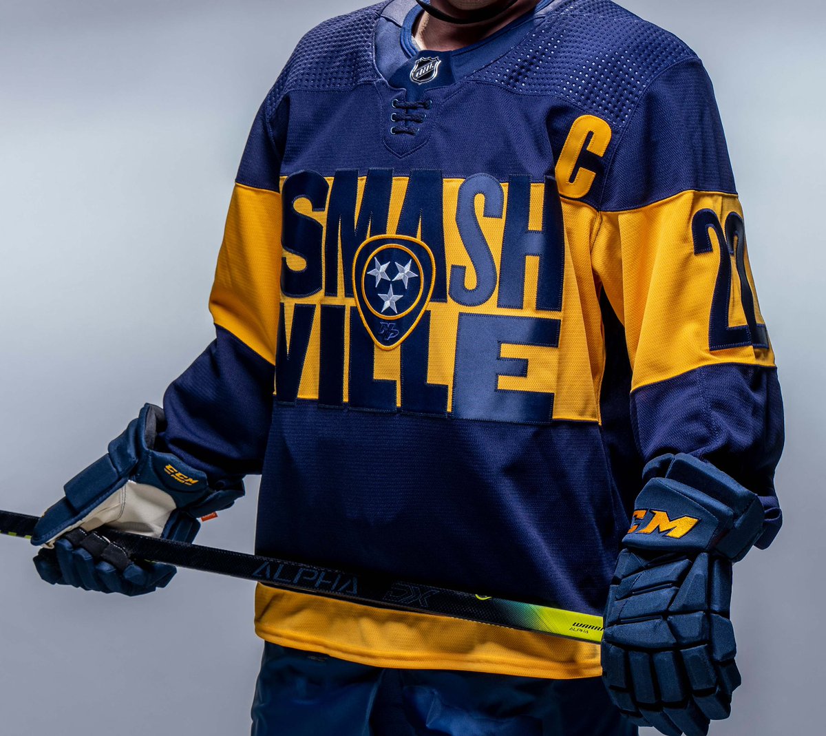 PredsNHL's tweet photo. 🤩

The primary crest pays tribute to the fans with the SMASHVILLE mark, and the look was inspired by letterpress music posters which are part of Nashville's rich history.

>> https://t.co/AK3IoFl1Yj https://t.co/QP0fQ0rHnj