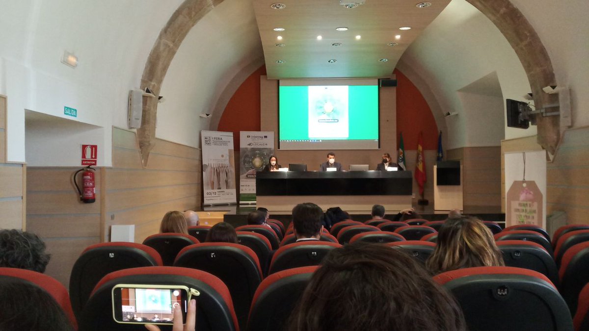 smartopenlab's tweet photo. 🙌Hoy participando en la I Feria Transfronteriza de Moda Sostenible y Reciclaje Textil 🧵👗👕@localcir
¡Hemos visto cosas chulísimas! Empresas interesantes que hacen ropa sostenible y muy tentadora😍😍
#ModaSostenible #EconomiaVerdeYCircular https://t.co/xZRhNBZVLz