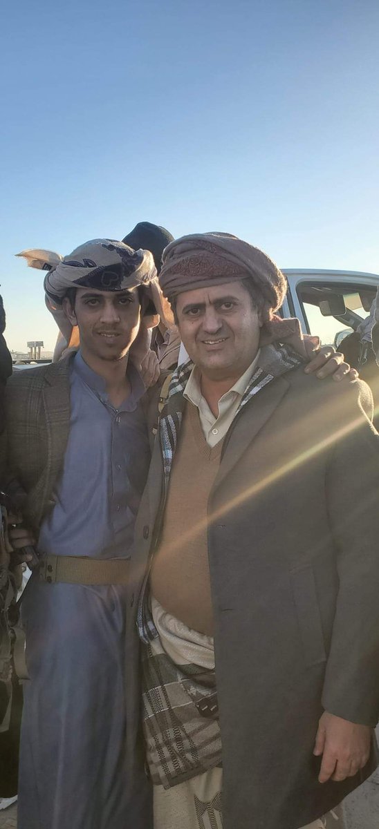 ahmadrabe2017's tweet photo. 1/2 أخي وشقيق الروح علي علي ربيع ..حرا طليقا بعد ما يقارب العام قضاه في سجون الحوثيين منذو اعتقاله في معركة جبهة ذنة العلياء بصرواح...الحمدلله على سلامة خروجه ورفيقه علي جمال..واسئل الله ان يعجل بالفرج والمخرج  لكل مختطف أو أسير ، https://t.co/spxTupnFnE
