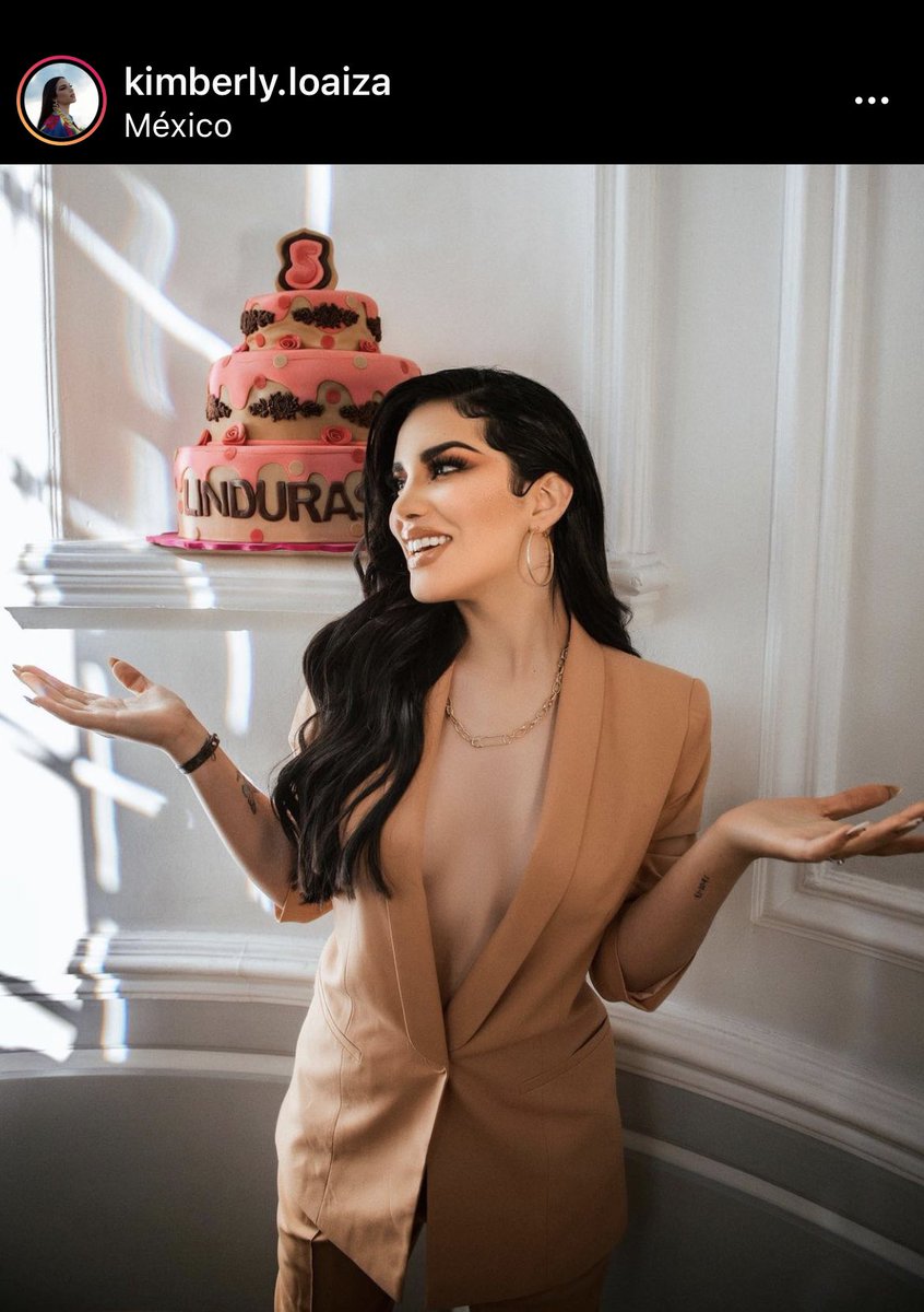 vayavayatv's tweet photo. Kimberly Loaiza está de celebración festejando su aniversario en YouTube, 5 años https://t.co/PNoN0D2xhQ