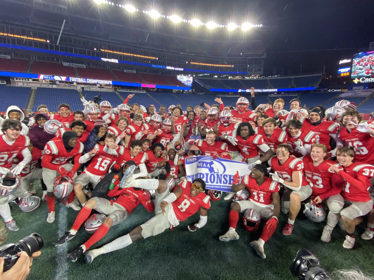 MIAA033's tweet photo. 🏆Congratulations to Catholic Memorial your #MIAA D2🏈 State Champions!! #gameonMIAA https://t.co/IvIjyMprX9