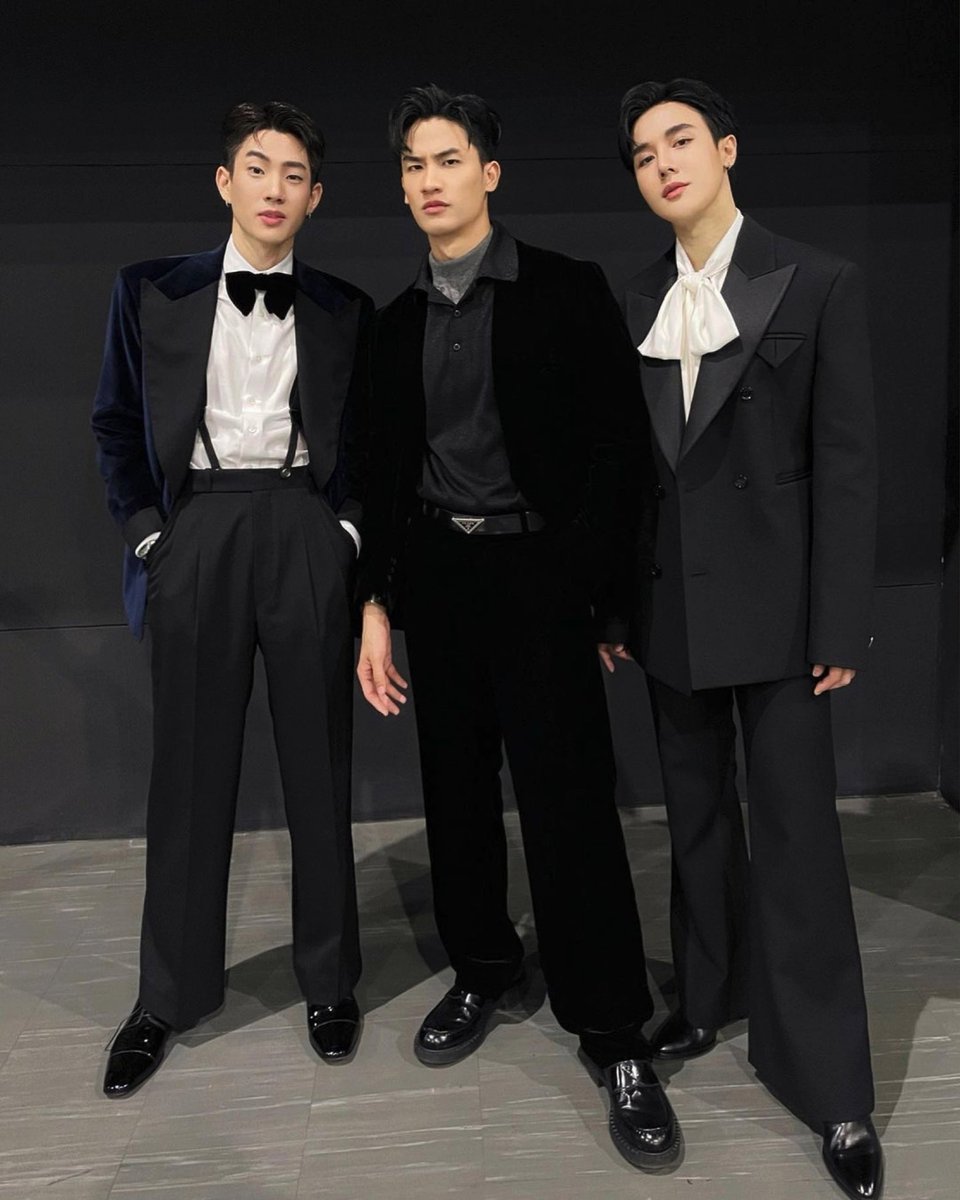 tc_vihokratana's tweet photo. 91L 💚💙💛
#91liners #offtayarm https://t.co/3PLKK3EsDV