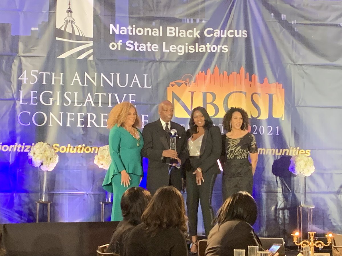 RealTigerWells's tweet image. Another great #NBCSL Annual Awards Ceremony is wrapping up. Always good to see South Carolina represented well and recognized on the National stage. Congrats to @_terryalexander - Region V Legislator of the Year! 

#NBCSL2021 #NBCSLinATL