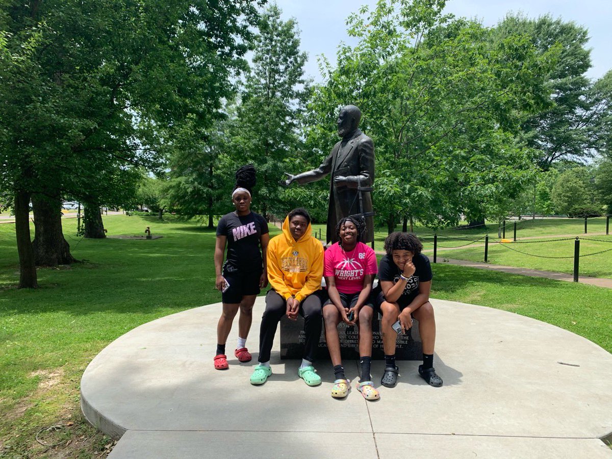 SongbirdAD79's tweet photo. Excited to see the accomplishments of our former Lady Shockers as they continue to shock the world on the collegiate level! Because they worked hard, they now have the opportunity to continue doing what they love! #Lane #ElizabethCity #Lander #ToccoaFalls #ShockerFamily https://t.co/DNJsEsBPxU