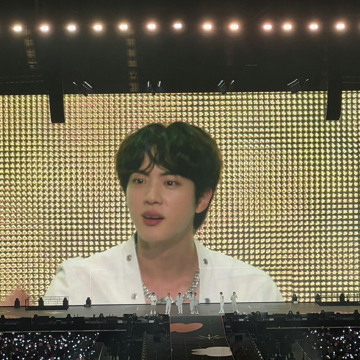 jtoni_n's tweet photo. jin saying he’s tearing up after he saw the birthday project for him 🥺 https://t.co/k4XUxDxZSU