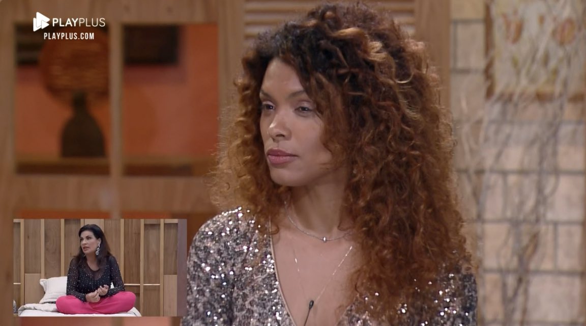 milacomenta's tweet photo. A cara da Lidi com a Dayane tentando se explicar sobre o vídeo que ela diz que não se sente brasileira 🗣🗣🗣 https://t.co/8YIGU3m1oy