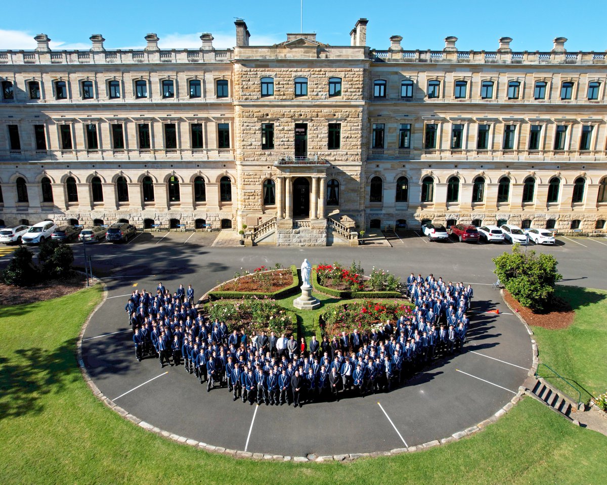 SICRiverview's tweet photo. Today we honoured the outstanding Class of 2021 at the Valete ceremony in the Rose Garden - a year group who continuously demonstrated optimism, unity, and strength throughout their final year of secondary schooling - we’ll miss you! 💙 🤍 #OR2021 https://t.co/CrRX9OoQQD
