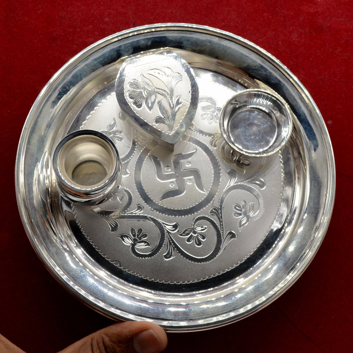 MalavSanchi's tweet photo. Excited to share the latest addition to my #etsy shop: Pure Silver Puja Thali Set { Plate + Katori +Loti } Net Weight 130,220, 250 Puja Article https://t.co/tyFauXjqKj #silver #poojaitems #poojaset #silverpoojaset #silverpoojaitems #bowl #kalash #plate #setpoojaitems https://t.co/sT6yC4Noe7