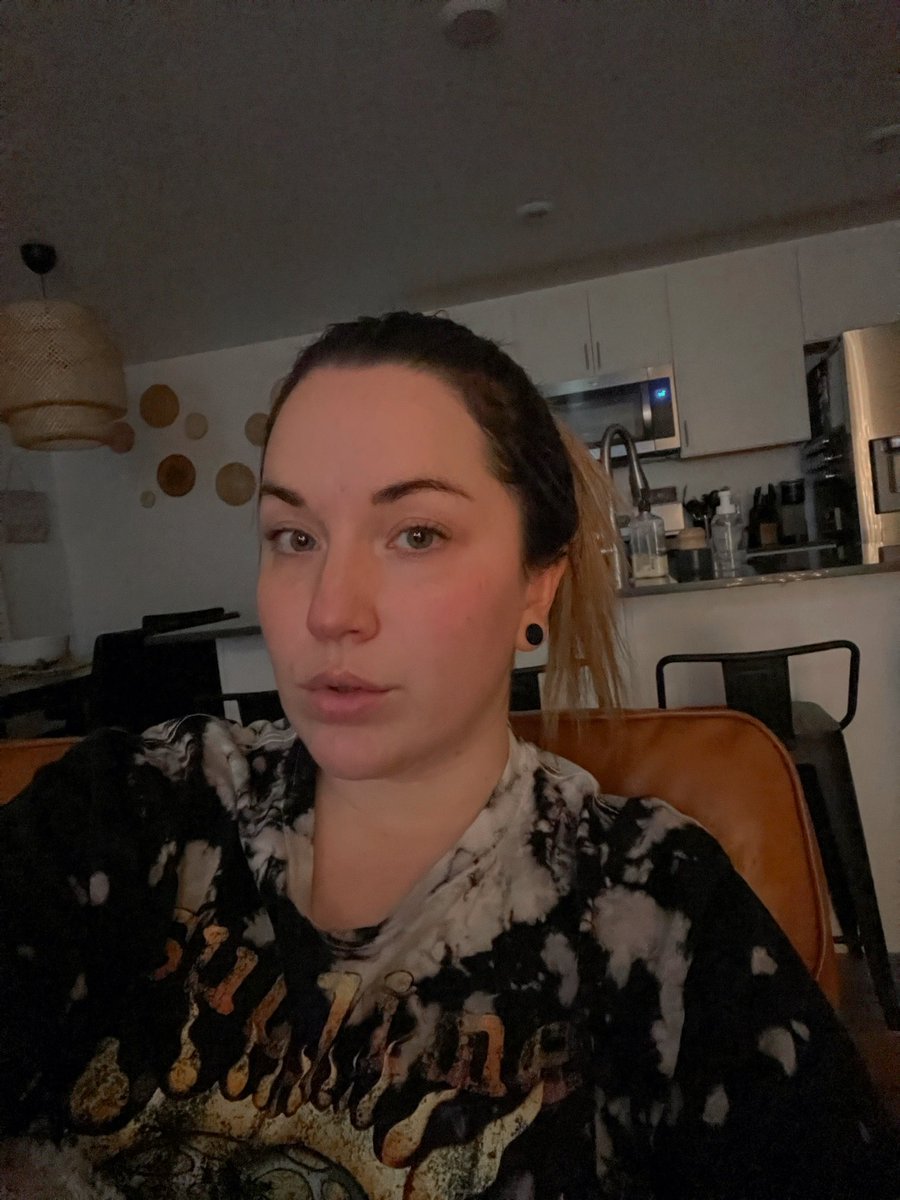 NataieWint's tweet photo. fck it i just decided that i’m hot https://t.co/OjPSjjm8CP