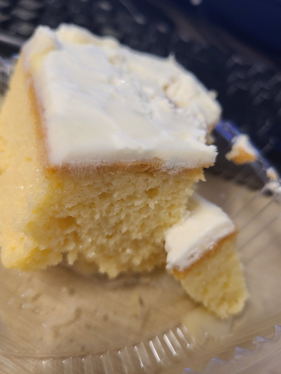 AnneHedonia94's tweet photo. @hungrycoyotema I wanna know why y'all think it's acceptable to serve food with visible mold on it, and then refuse to let me speak to management when I called you about it. @MassDPH https://t.co/Hzk1o4Wbja