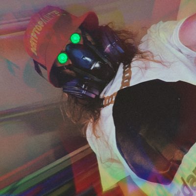 CARDANOPAINTER's tweet photo. #NewProfilePic for @ArtBasel I’ll see you all on Friday, can’t wait to celebrate my birthday 🎉 with the #Cardano and #NFTCommunity @CardanoRocksNFT #100club #rocks #100roc https://t.co/JEzdMbCUv1