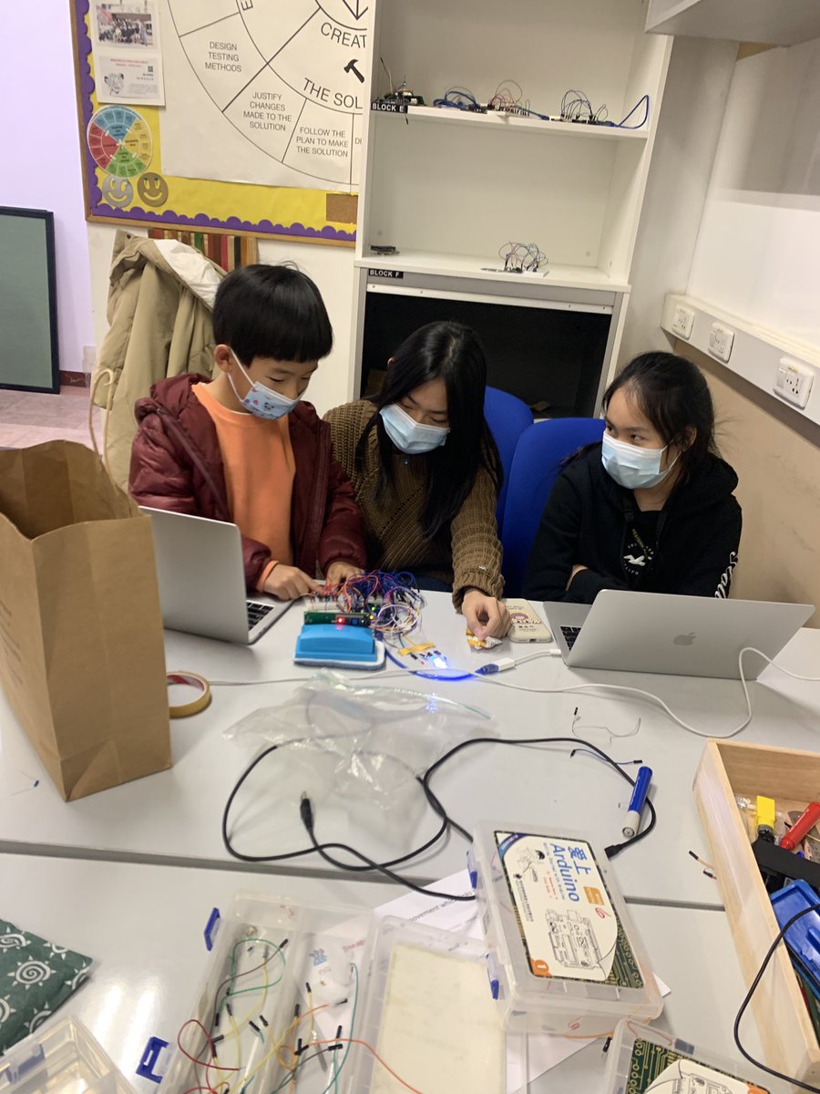 pimstar's tweet photo. They came, they loved, they left. Thanks for the feedback. Hope your kids didn’t get too much candy for it! #gr3 @WAB_LIVE @AngelaLanglands @NinaTriado @junipa80 @MartaSmithEd @lindscot @r_langlands #arduino #arcade #programming #circuits #mypdesign #wabdesign https://t.co/VHYg4Ke0Z1