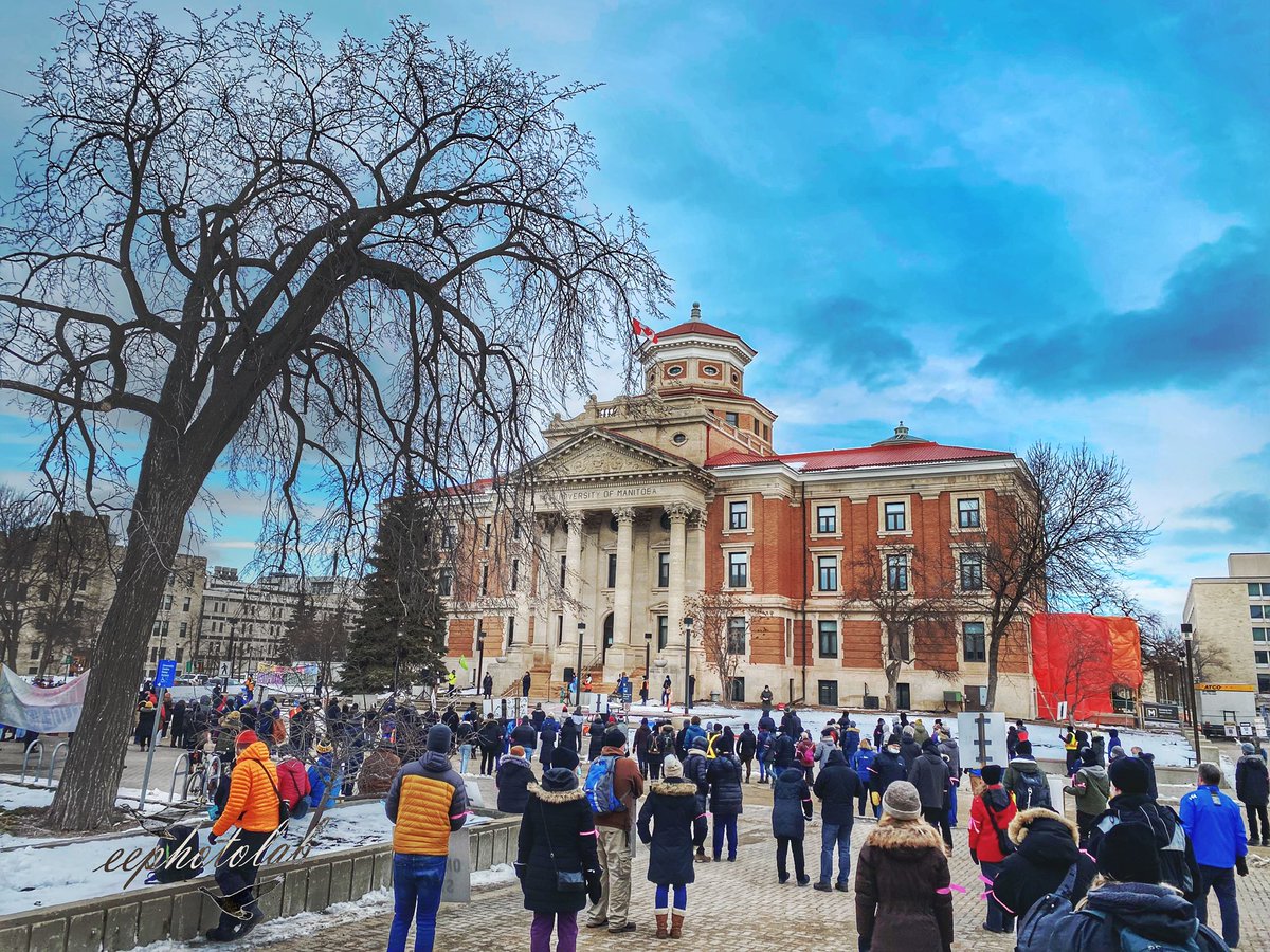 <a href="/UMFA_FAUM/">UofM Faculty Assoc.</a> at <a href="/umanitoba/">University of Manitoba</a> Admin building! #solidarity #umfaSTRONG #umfa2021 #umfastrike  #PictureOfTheDay