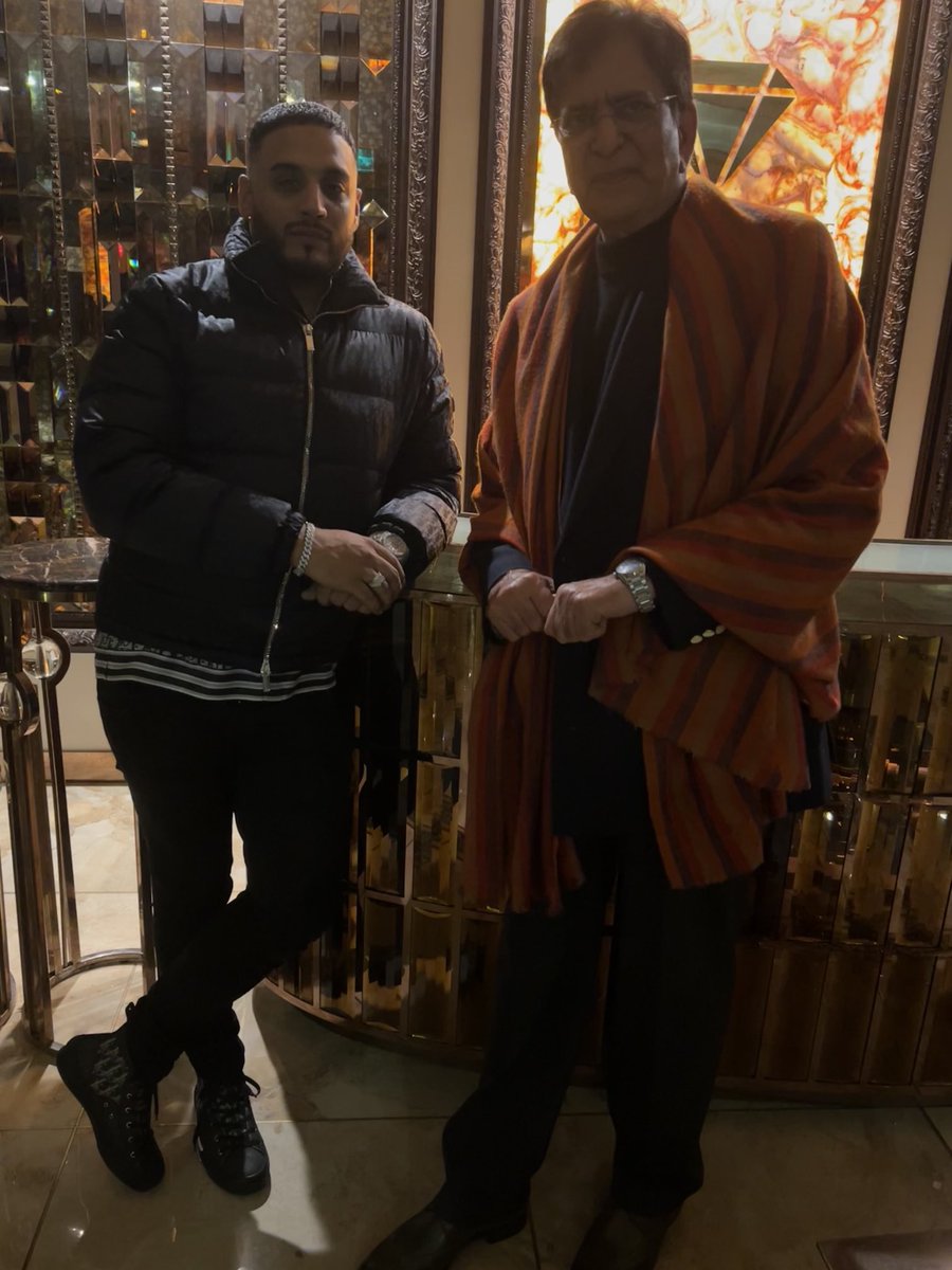 Imrankhanworld's tweet photo. Chilling with ⁦@ChicoJahangir⁩ #Pakistan #uk #ikseason ⁦@IKRECORDS⁩ https://t.co/g9RLfl1UNT