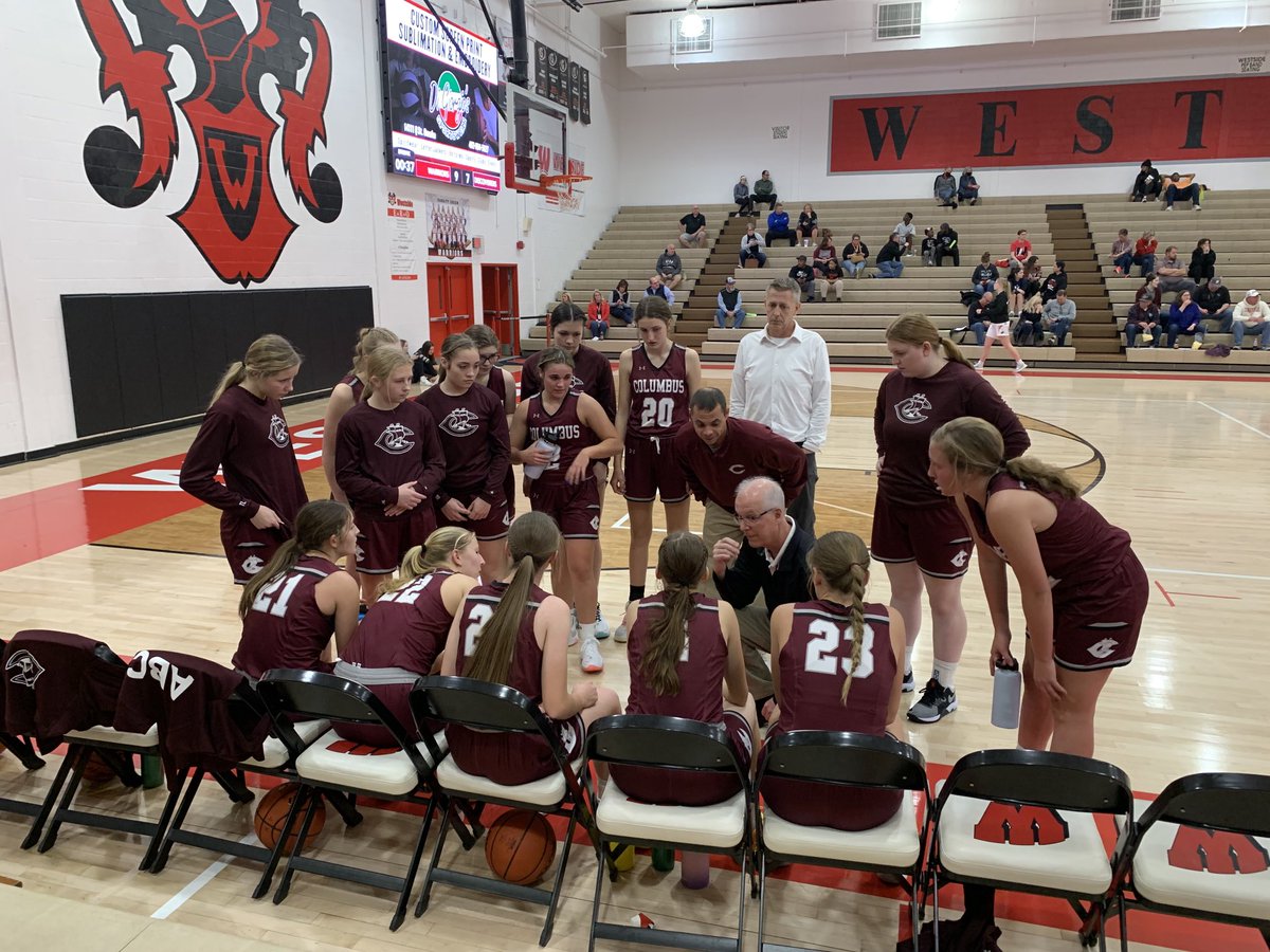 tkwapnioski's tweet photo. After the first quarter, the @DiscovererWay @DiscovererGBB down 2. #GoDiscoverer #GoMaroon https://t.co/wRWUuqU9T1