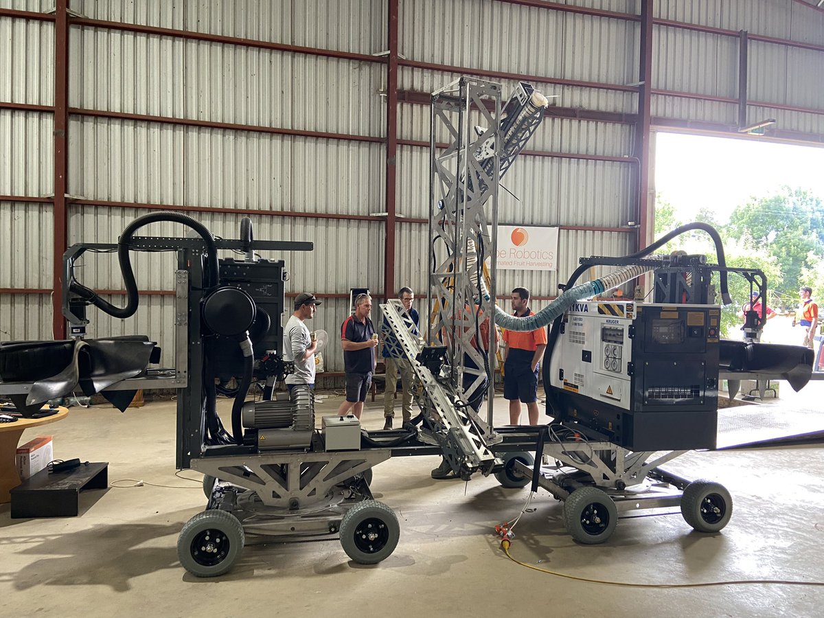 AdrianEngle1's tweet photo. This week I visited Goulburn and Murray Valley growers and representatives from the Summerfruit, Processing Tomato, Apple and Pear, Avocado, Turf and Nursery industries. Discussions included the DRAFT Hort Innovaton South East regional extension plan. @Hort_Au https://t.co/75AwJd3RCQ