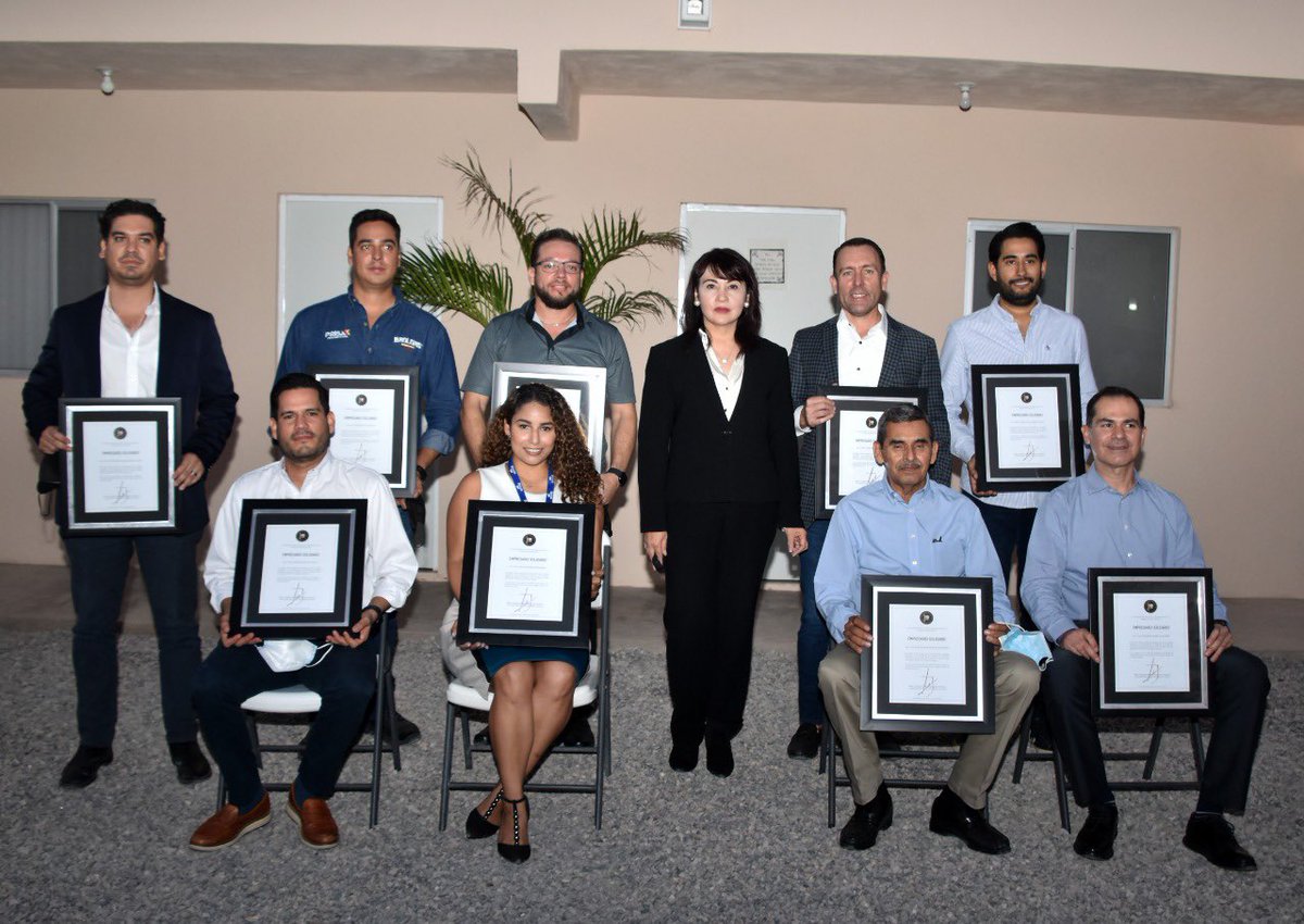 fgjesonora's tweet photo. 🟤 EMPRESARIOS DE #CANADEVI ENTREGAN A #FGJE #SONORA REFUGIO TRANSITORIO PARA ALBERGAR A PERSONAS VÍCTIMAS DE VIOLENCIA. 

🔗 https://t.co/M4rNuHXUxJ https://t.co/V5nEWu55j4