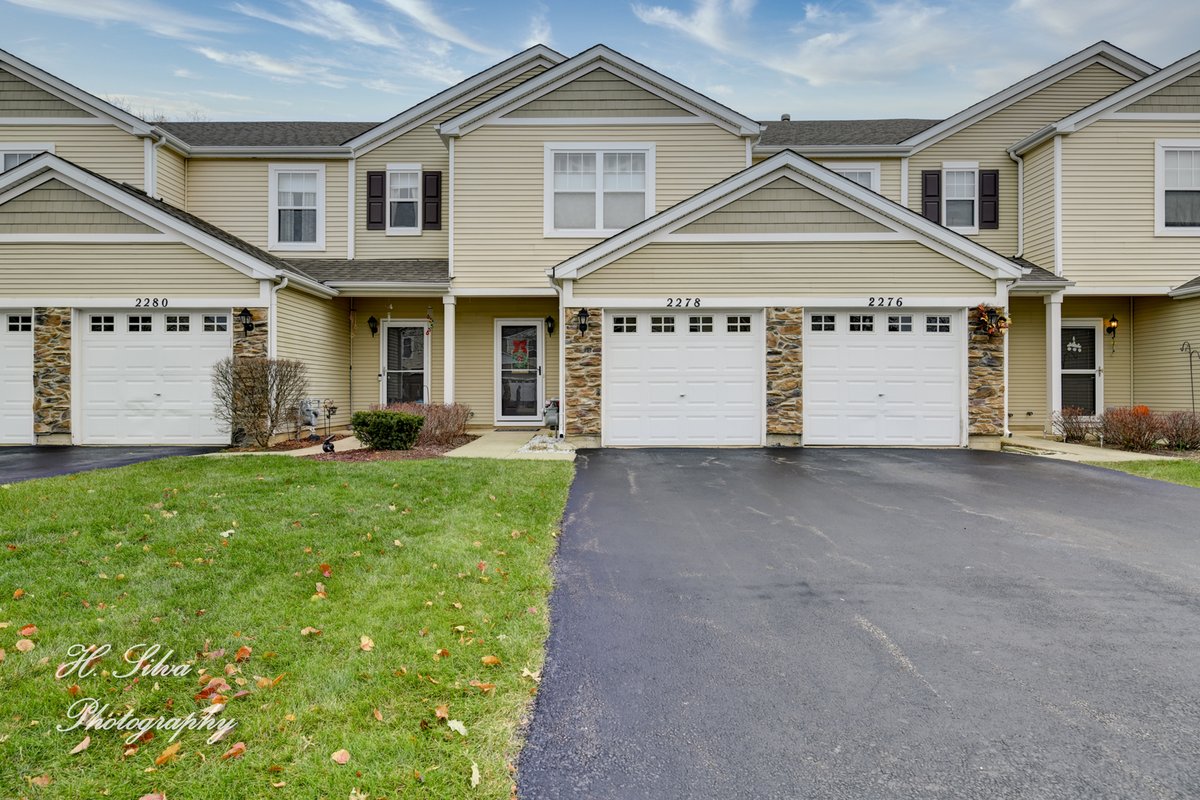 RealtorJimSilva's tweet photo. I have a new #listing in #Carpentersville #IL  https://t.co/XFOzgB5SJT https://t.co/JEFtAHegqn