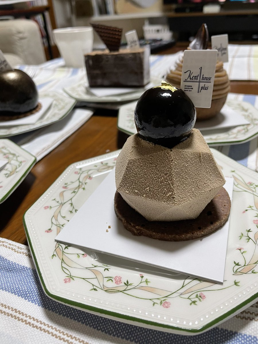 sawad0201's tweet photo. ちょっと変わり種のケーキ　おいしかった🌟 https://t.co/1mxUKybfNF