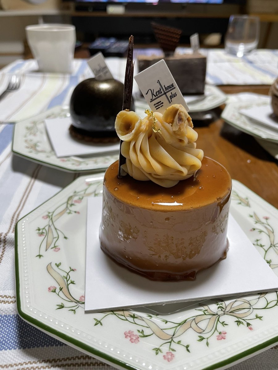 sawad0201's tweet photo. ちょっと変わり種のケーキ　おいしかった🌟 https://t.co/1mxUKybfNF