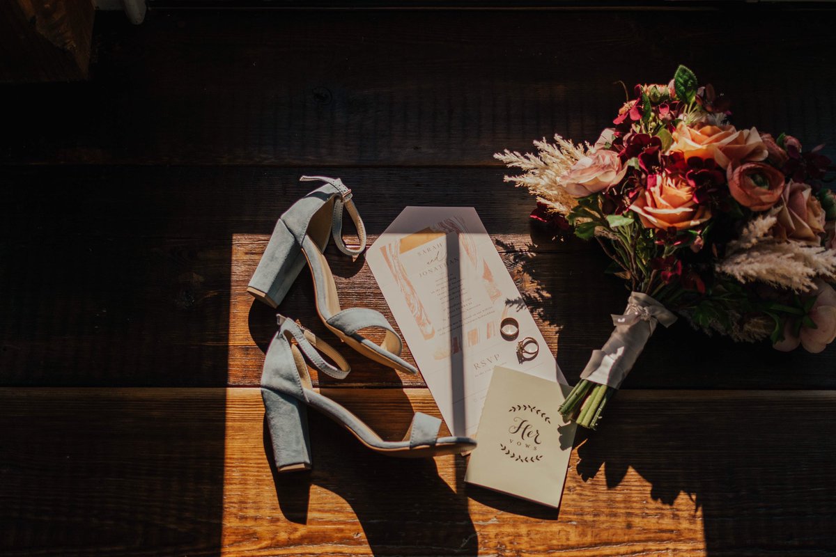 ThatsSarahLabat's tweet photo. Can’t stop won’t stop posting my wedding pictures. I only have Twitter for myself and I think my tweet history proves that. https://t.co/HRtTocejXw