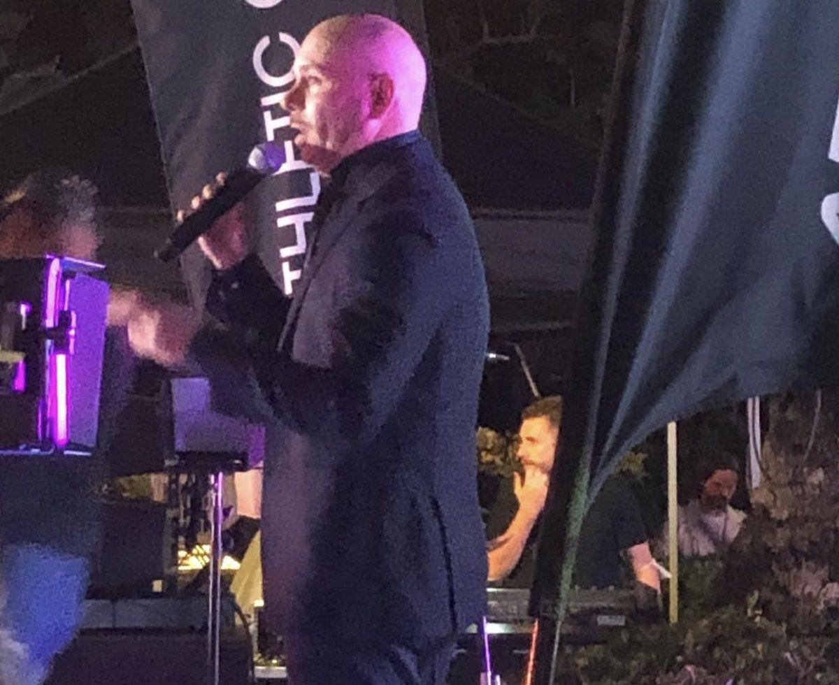 305_world_media's tweet photo. 📸 @Pitbull at #OneOfWorld in Miami Beach, FL last night (December 1, 2021) #NFT #MiamiArtWeek #MrWorldwide #Pitbull

(Images: rosenzweig_company, @redactedpride) https://t.co/OjXRLH49Sm