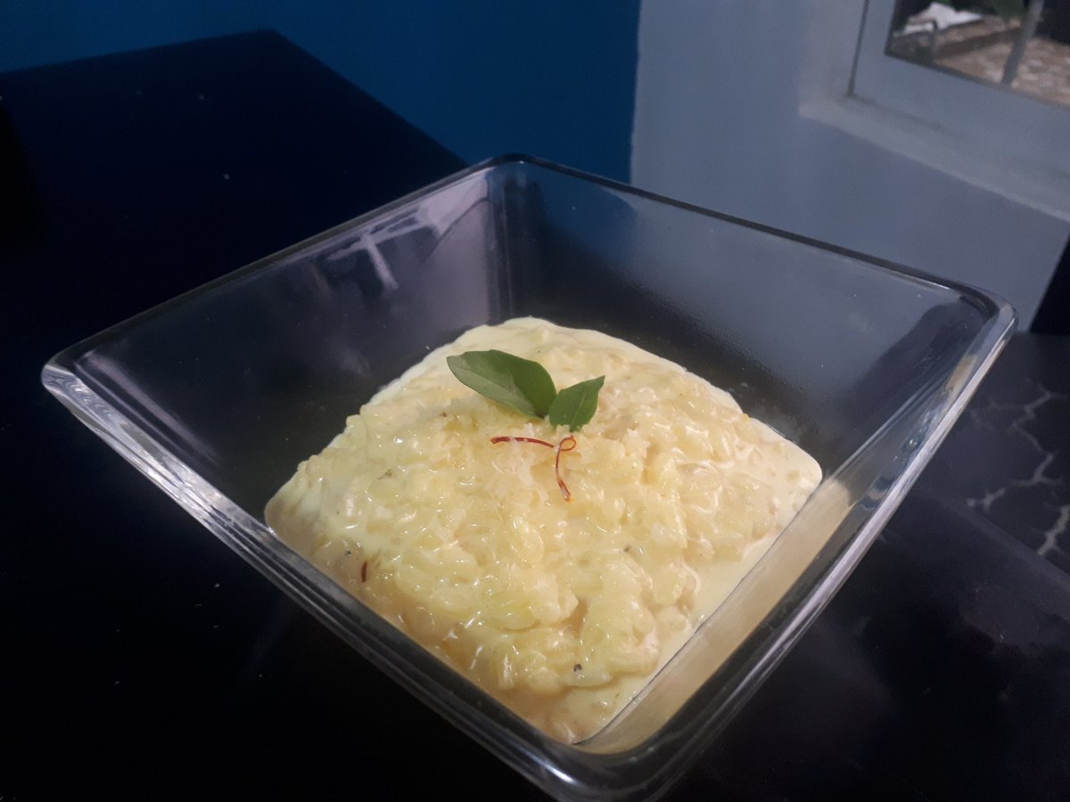 laislazcano's tweet photo. Risotto. Platillo tradicional de Italia con un sabor excelente por la combinación de sabores del vino blanco, mantequilla, queso parmesano y azafrán. https://t.co/l6RpsN0vNh
